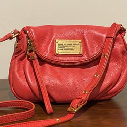 Marc Jacobs pebbled leather crossbody bag/purse - candy apple red - GREAT CONDITION