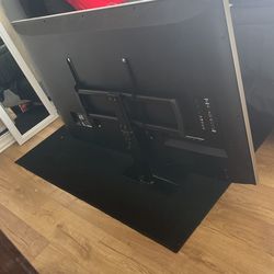 Vizo Tv Used Two Times Works. Great Speakers Are Loud. Consol Control.