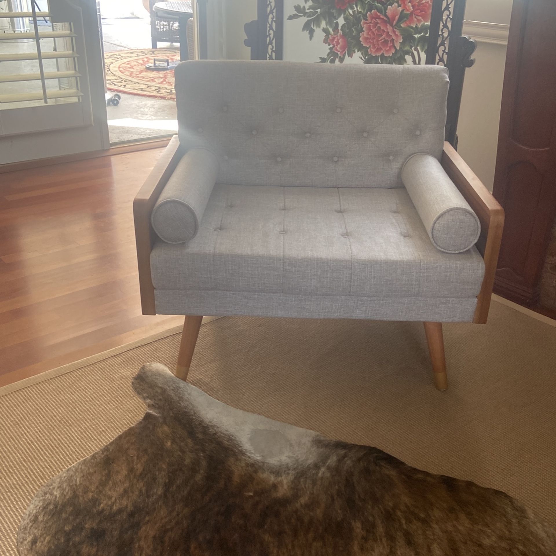 Mid Century Modern Style Chair