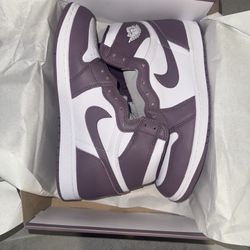 Retro Jordan 1 “Mauve” Sz 10.5 Mens