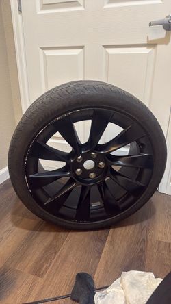 Tesla Model Y 20” Wheel + Goodyear Tire 255/40R20