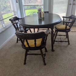 Vintage Oval Dining Table (Ethan Allen) With Leaf,  4 Chairs  (OBO)