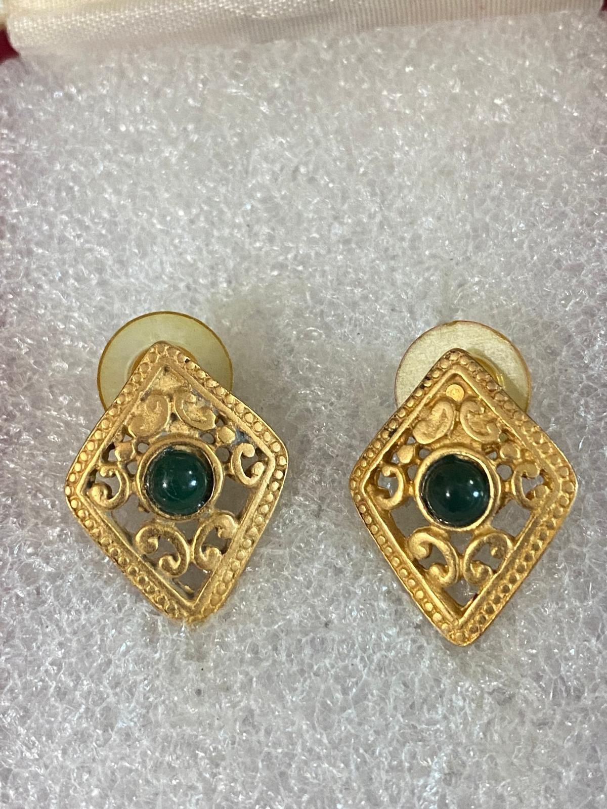 Aretes Gold Fillet Piedras Jade 