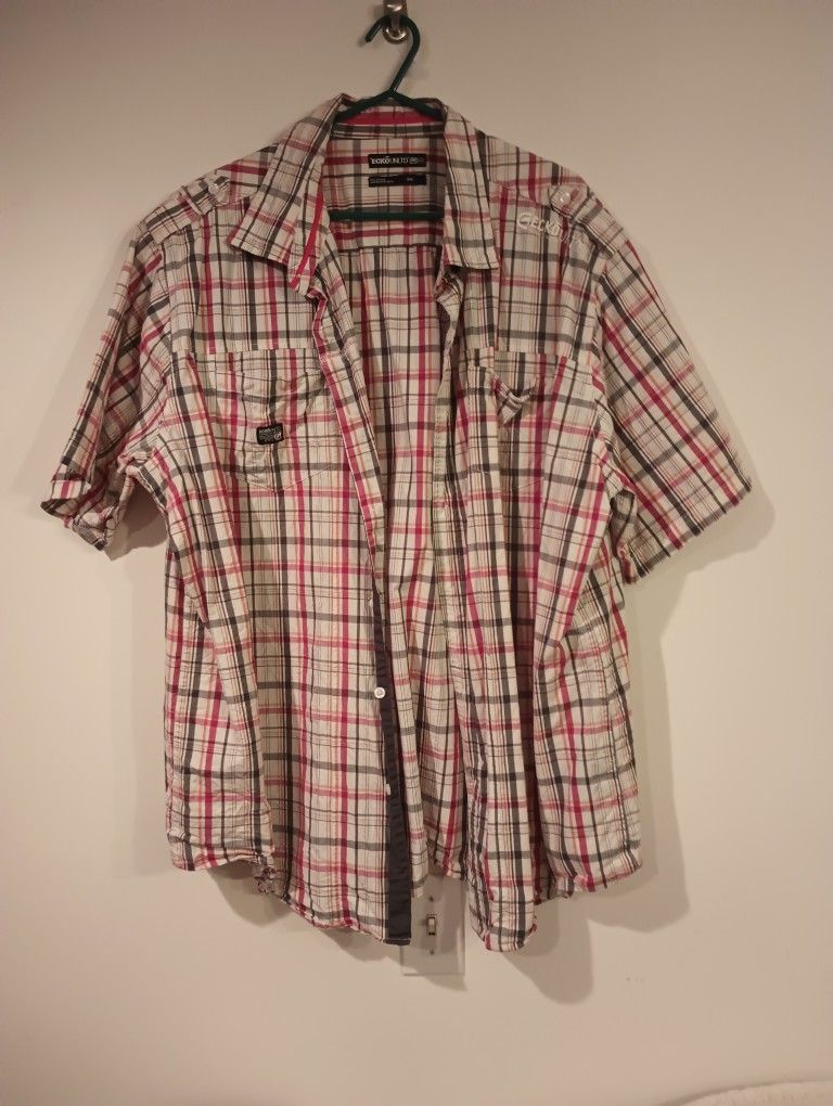Ecko Unlimited Men's Plaid Short Sleeve Button up Shirt XXXLARGE Red, White and Grey 