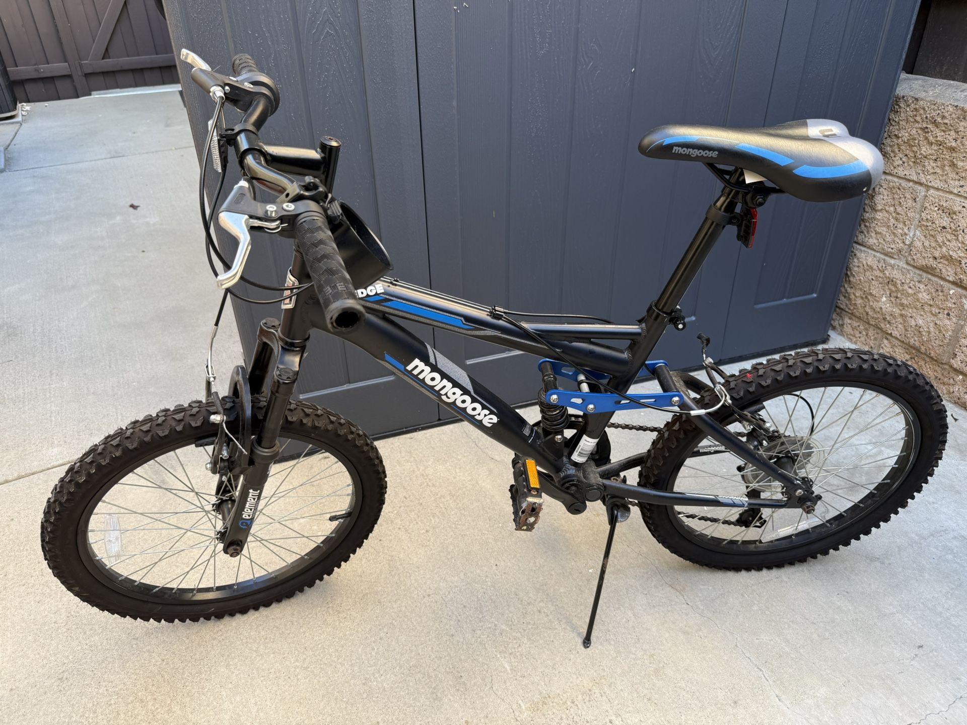 Mongoose Ledge 2.1 Mountain Bike 20”