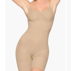Skims Everyday Sculpt Mid Thigh Bodysuit 