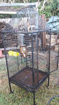 Large parrot cage