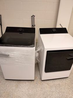 LG Washer & Dryer Set – Only 1 Year Old – Excellent Condition