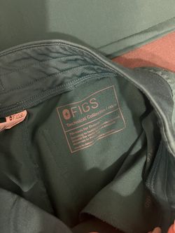 FIGS Scrubs Set