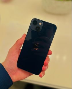 iPhone 13 UNLOCKED