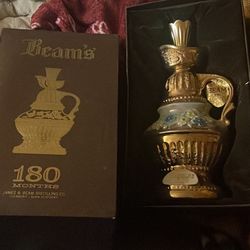 VINTAGE Jim Beam Decanter, w Box