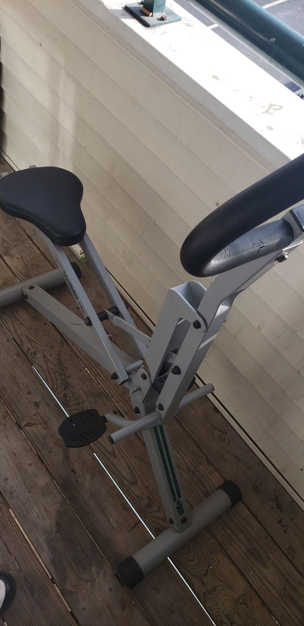 Fold up trim Rider exercise bike