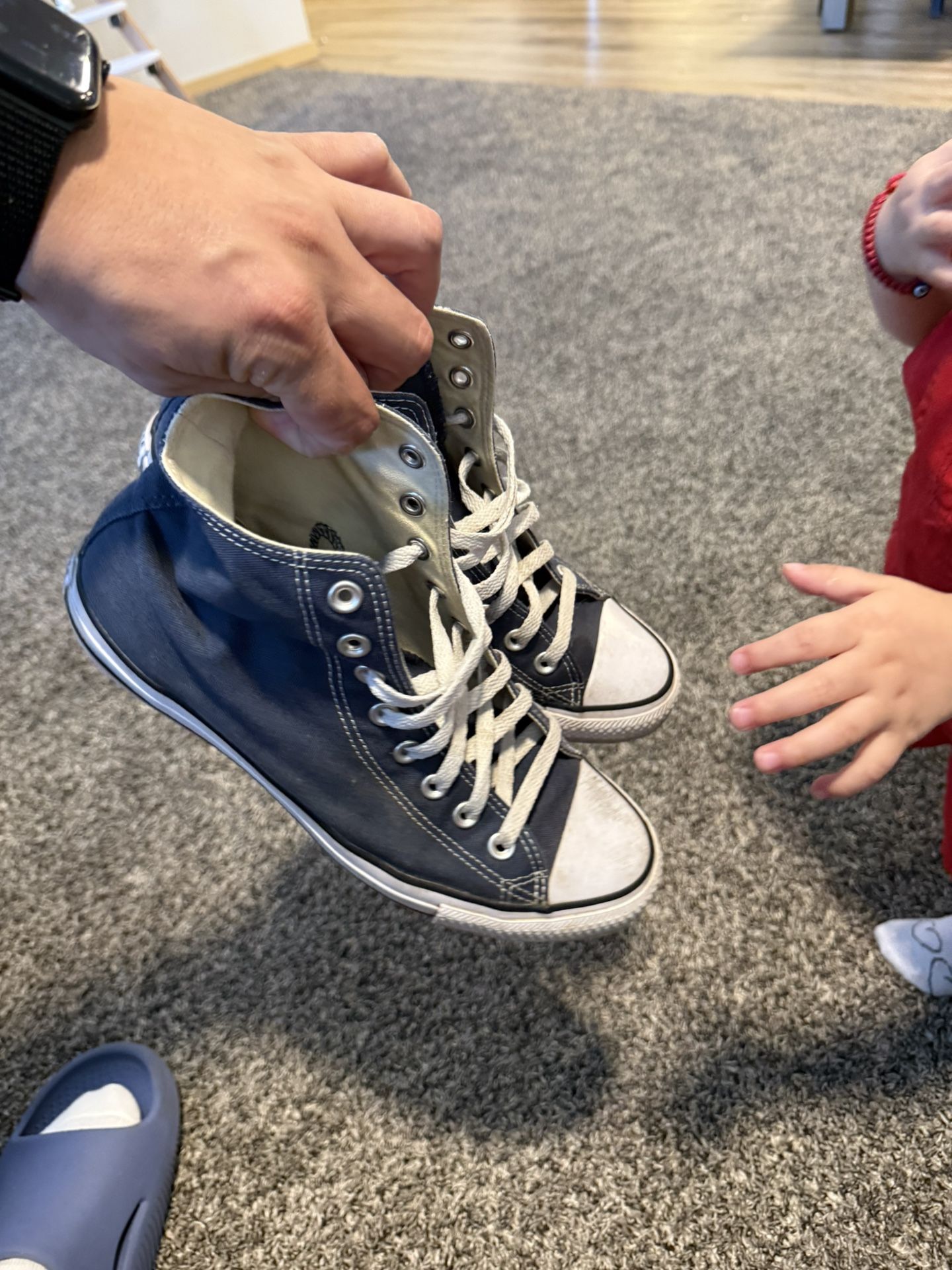 Converse Chuck Taylor High Tops – Navy – Size 8.5