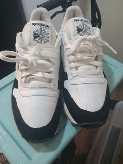 Women's reebok classic White and Black Trainers size 8