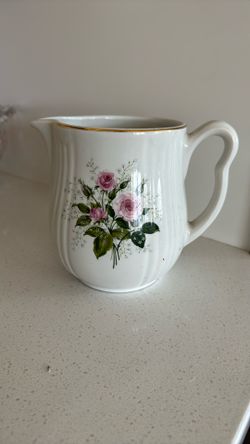 Halls Utility Pitcher