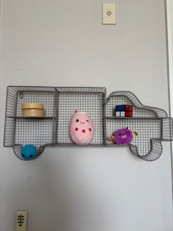 Metal Wire Truck-Shaped Wall Shelf