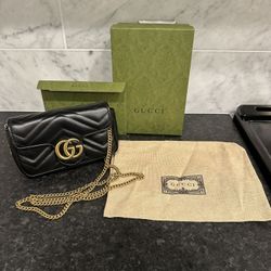 Gucci GG Marmont Super Mini shoulder bag W/Quilted Heart