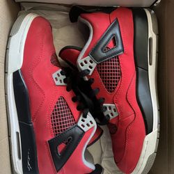 Jordan’s 4’s Toros