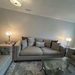 Living room (sofa and loveseat and chair) + coocktail table set of 3 + lamps 2 + rug