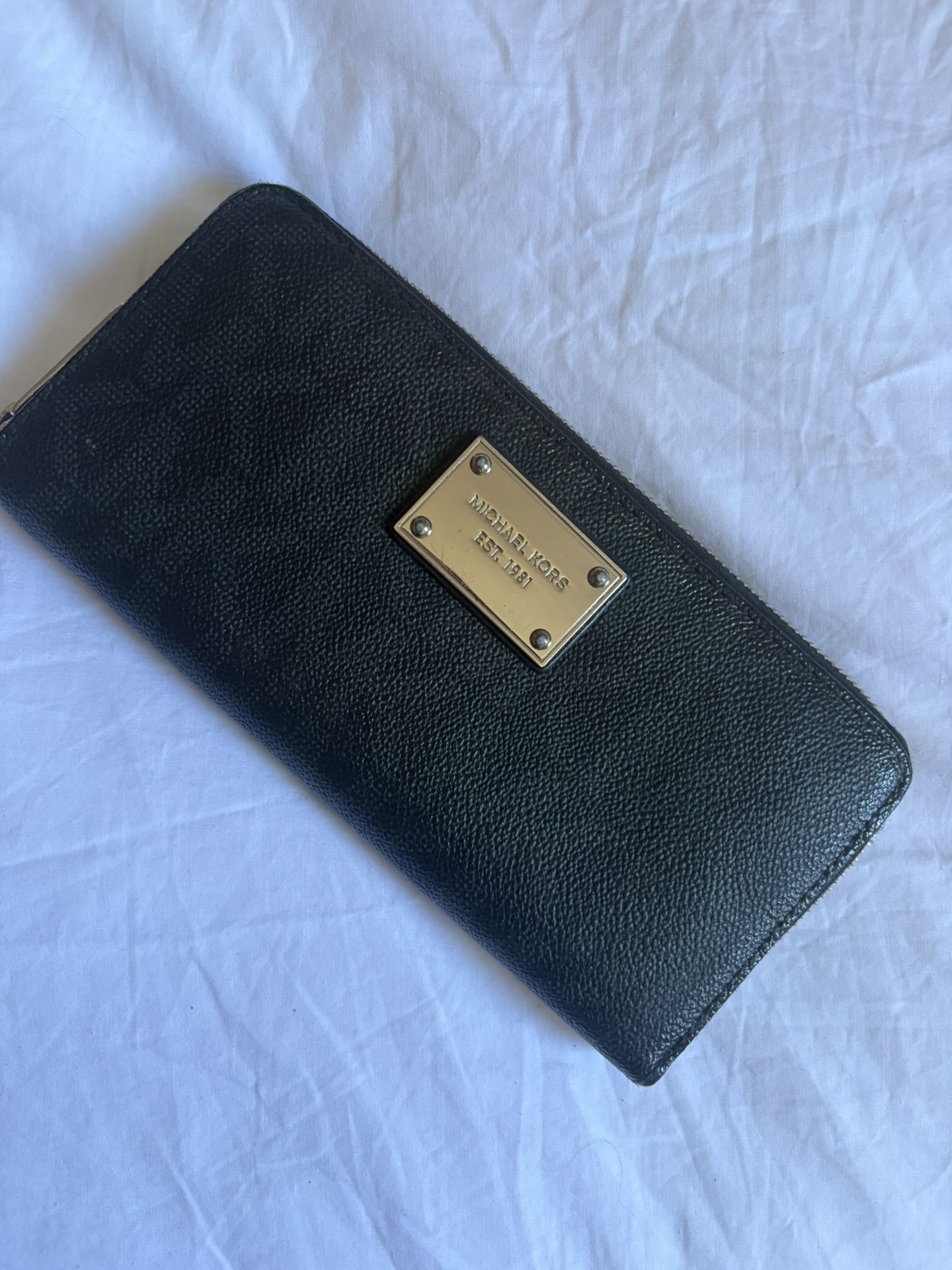 Michael Kors Wallet (used)