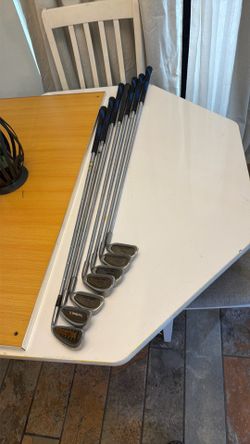 Golf clubs ( price is all) 78247