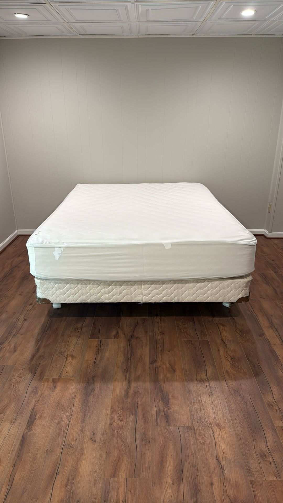 Free Queen Bed & Box Spring