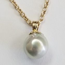 Pearl Drop Necklace 