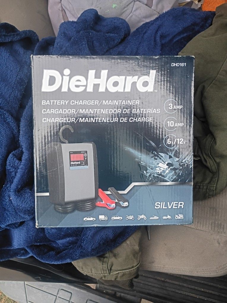 3 Amp Diehard Battery Charger/Maintainer