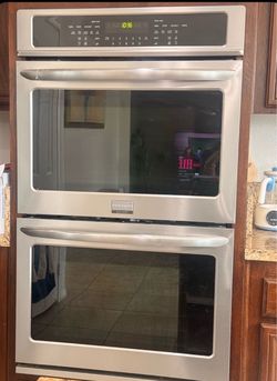 Double Oven - Built In - Frigidaire