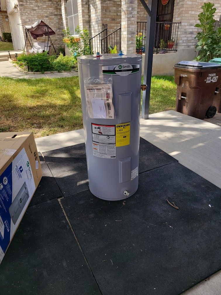 AO Smith Signature 100 Electric 40 Gal Water Heater For