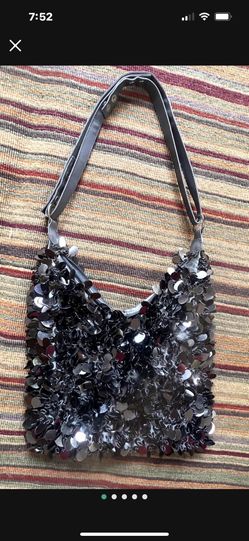 Like New  adjustable sequin strap purse. Hundreds of items to look at. East Dundee 