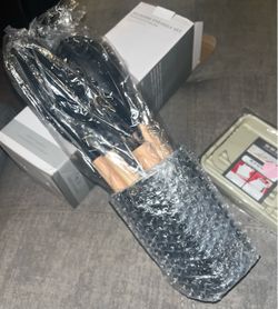NIB Silicone Utensils Set with Plastic Utensil Holder Black with Wood Handles