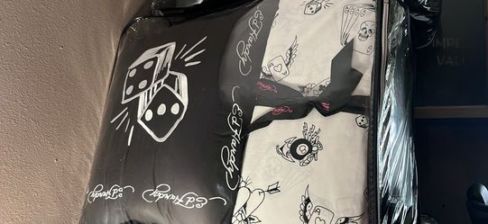 New Ed Hardy eight piece fit set sheets included