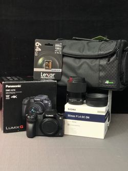 LUMIX G7 Mirrorless with Sigma 30mm f/1.4, bag and SD Card