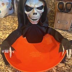 Talking Halloween bowl 