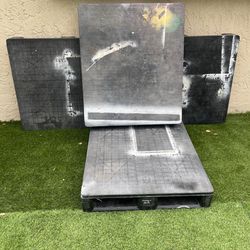 FOUR HEAVY DUTY PLASTIC PALLETS ($25 each) - See My Other Items😀