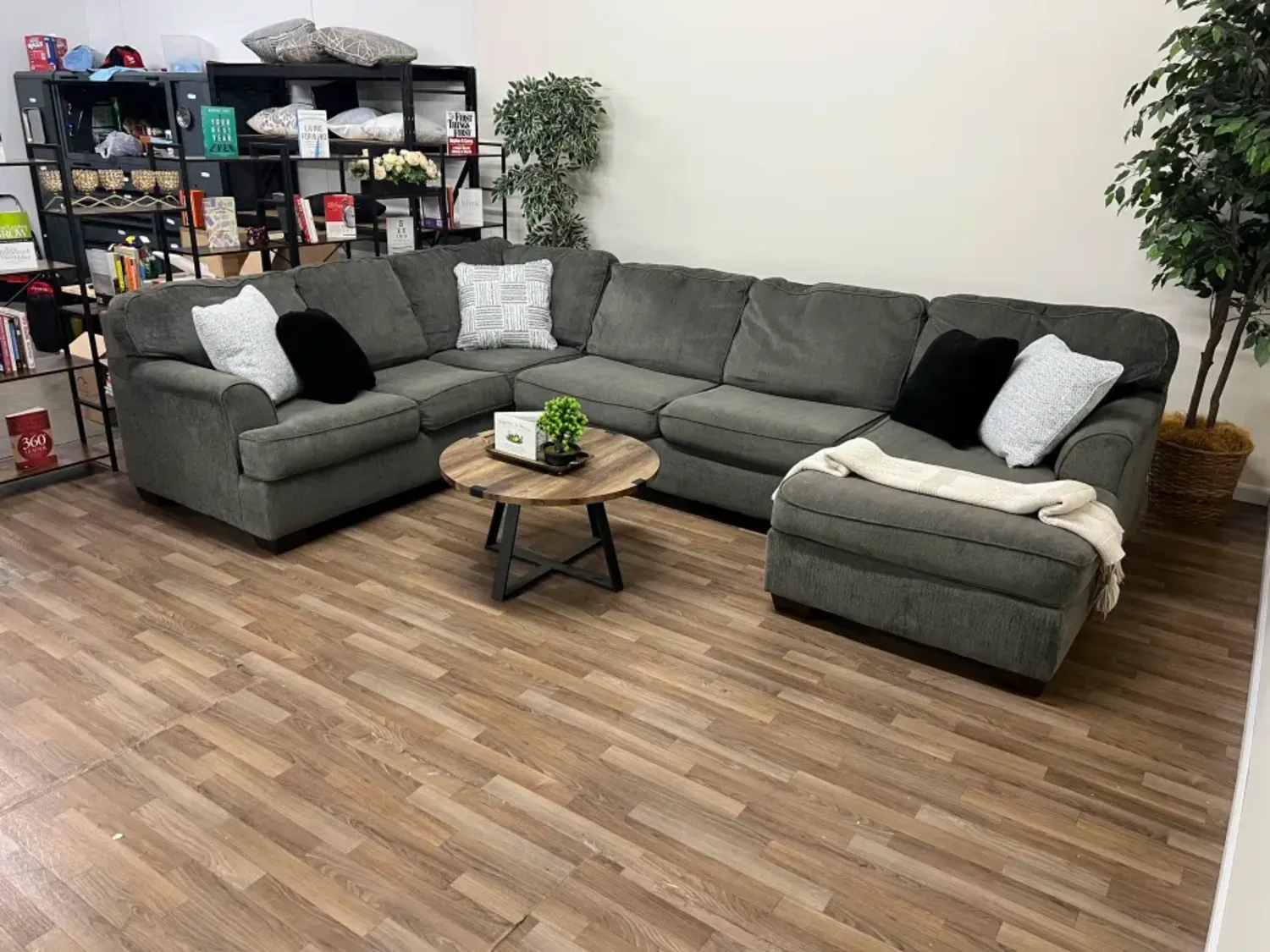 DELIVERY AVAILABLE Sectional Couch