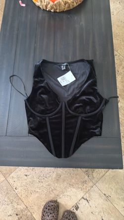 New Black womens velvet top