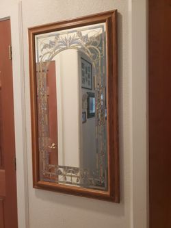 VINTAGE VENETIAN MIRROR