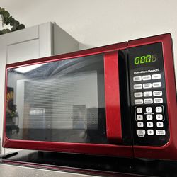 Red Hamilton Beach Microwave – Clean, Works Great || $45 OBO