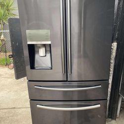 Samsung Refrigerator Everything Works Good 