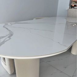 MOVING SALE. DINING TABLE SET