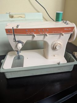 Singer Fashion Mate 362 Vintage Sewing Machine – Made in Italy – Works Great
