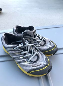 Merrell trail shoes size 4 youth