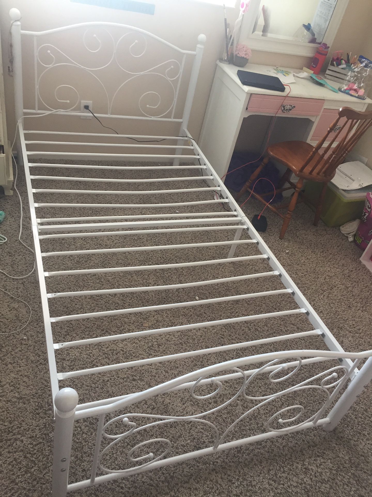 White Iron twin bed