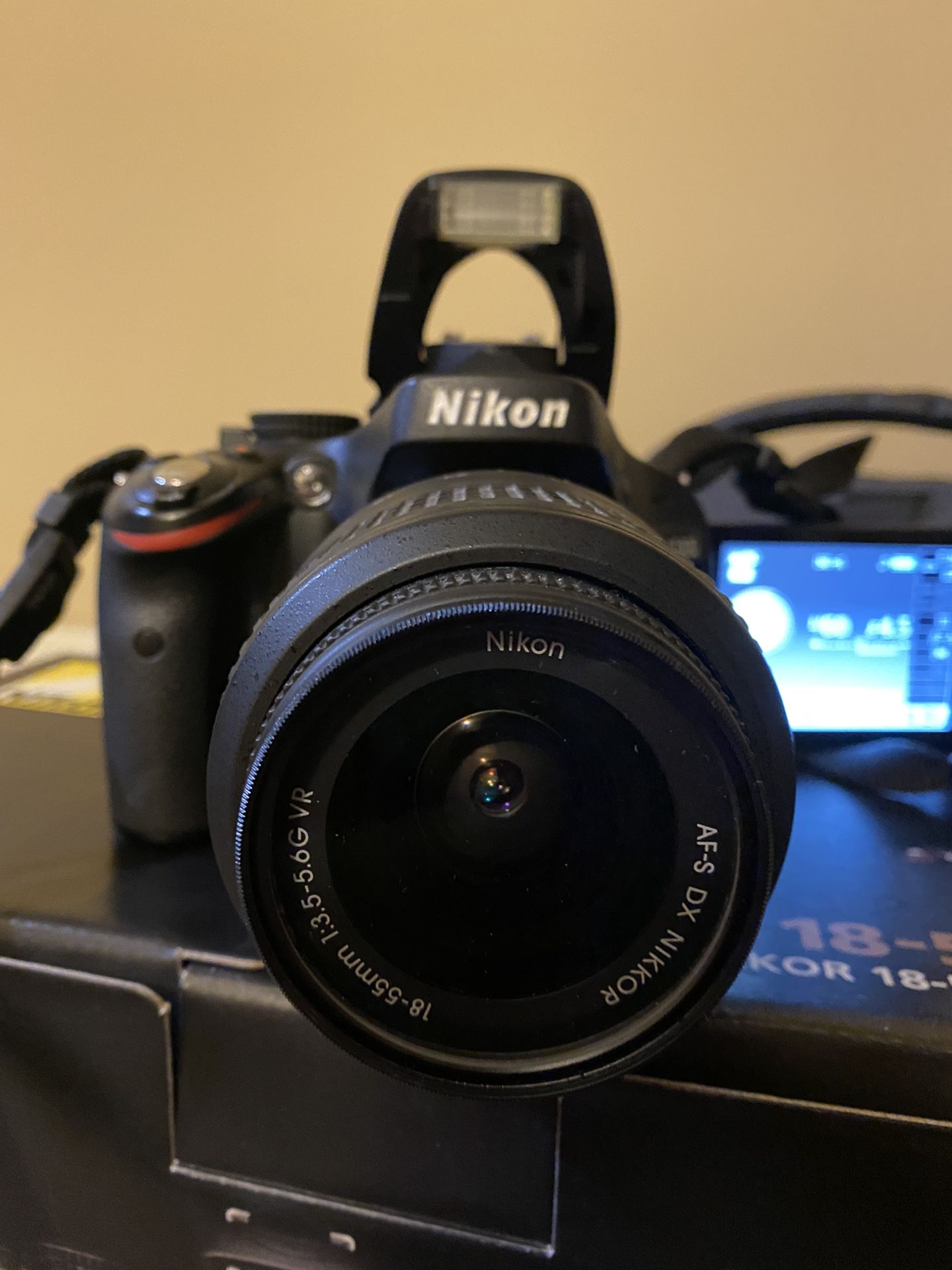 Nikon D5100 18-55 VR kit DSLR Camera