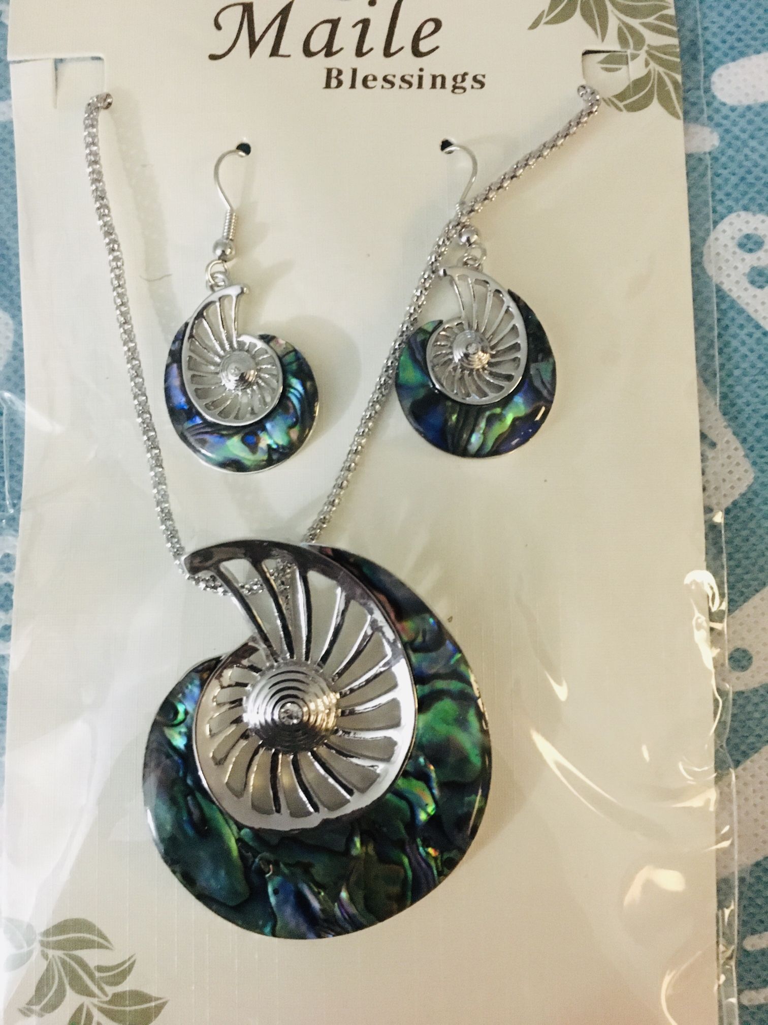 Shell Design Necklace Ear Rings for Sale in Las Vegas NV OfferUp