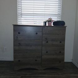 7 Dwarwer Dresser Ashley Furniture 