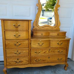 Dresser
