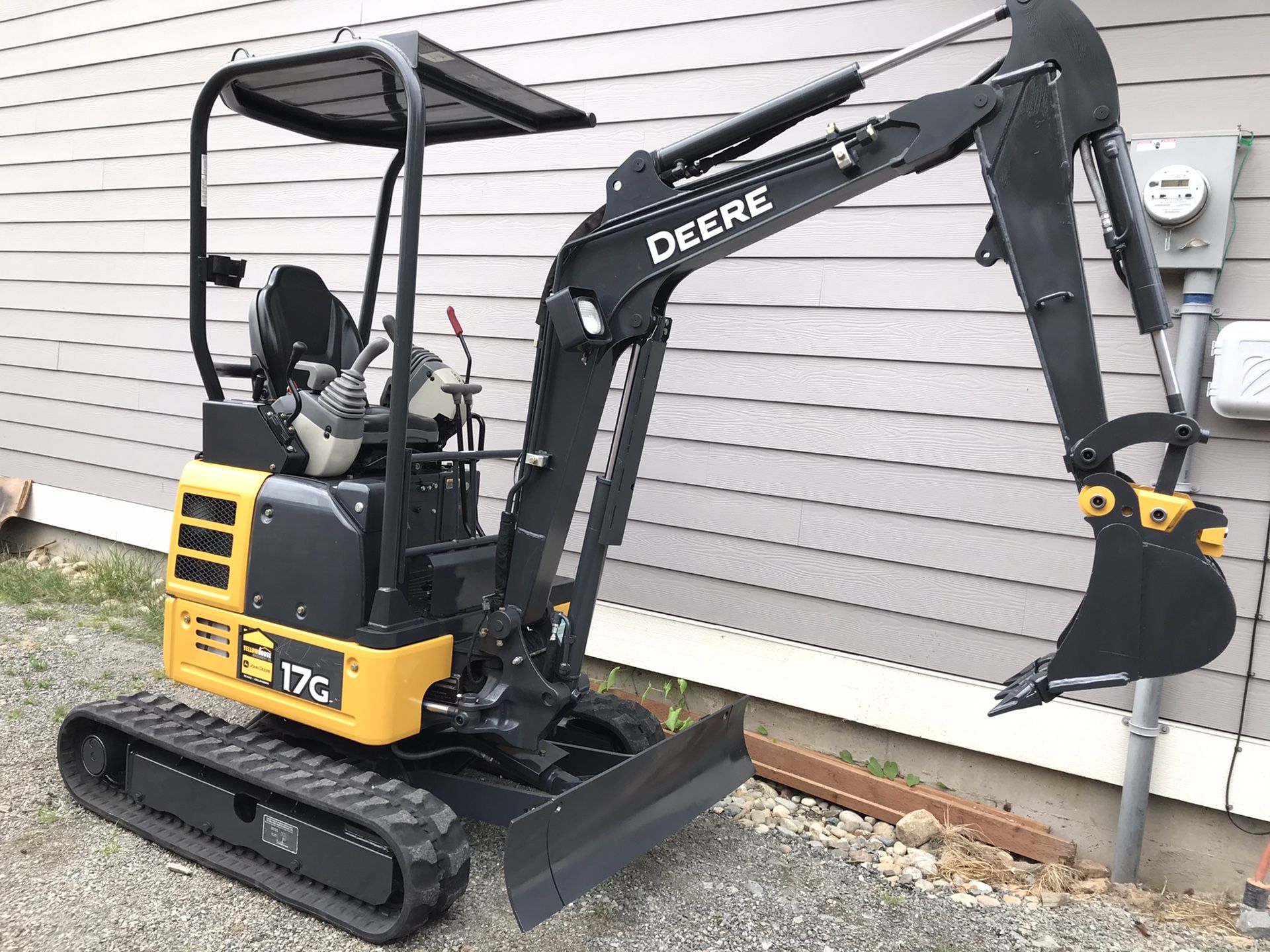 2016 John Deere 17G - 17D Mini Excavator - Kubota Case Cat